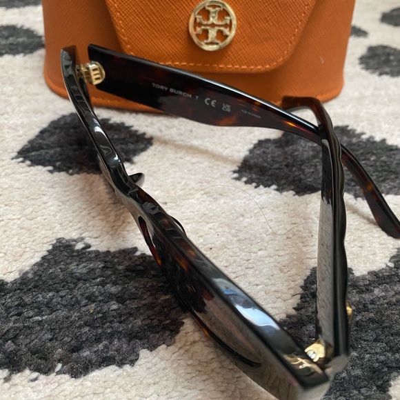 Tory Burch Kira Cat Eye Sunglasses - Tortoise - Picture 5 of 7